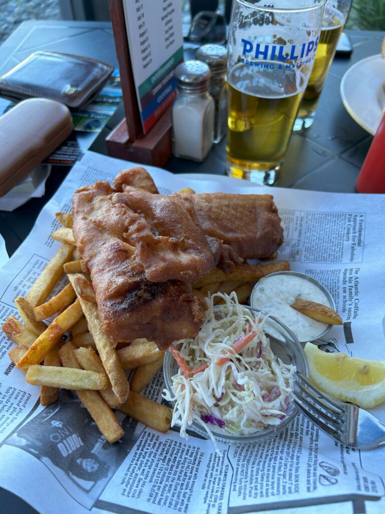 14 - Fish and Chips im Riptide Marine Pub - Campbell River