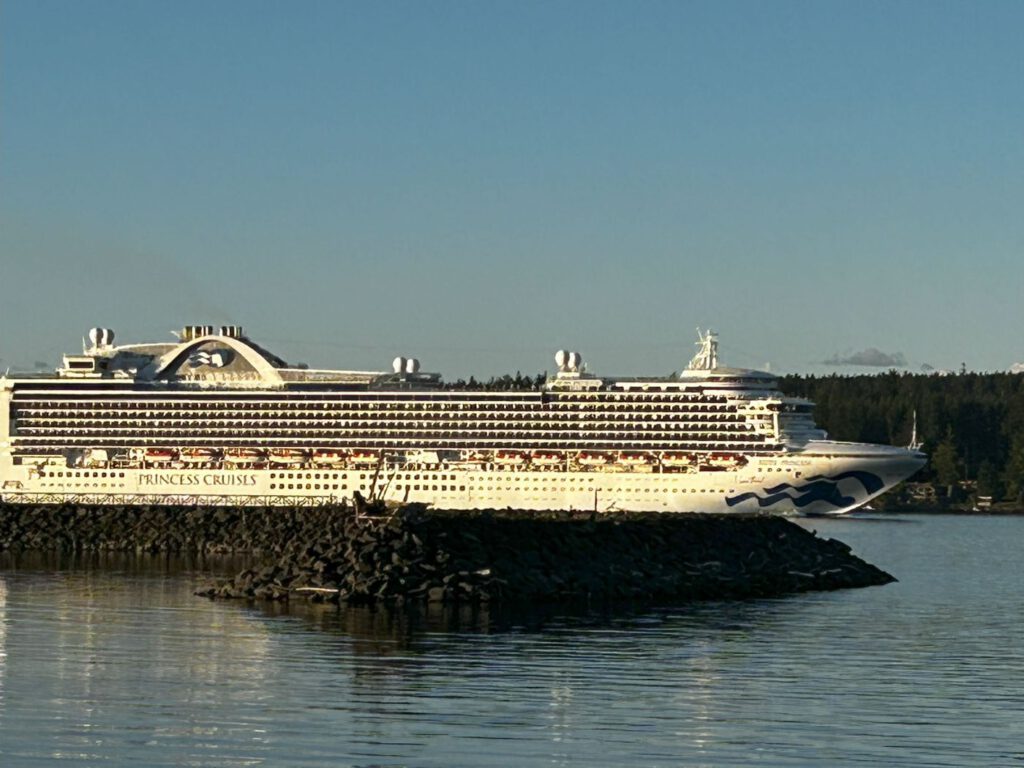 19 - Kreuzfahrtschiff - Campbell River