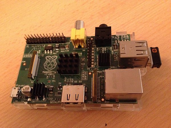 Raspberry Pi mit installierten Kühlkörpern Raspberry Pi mit installierten Kühlkörpern