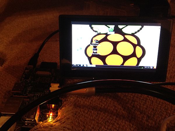 Raspberry Pi mit 4,3'' TFT Bildschirm Raspberry Pi mit 4,3'' TFT Bildschirm