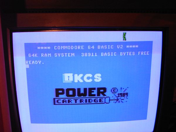 Commodore 64 Screen mit Power Cartridge