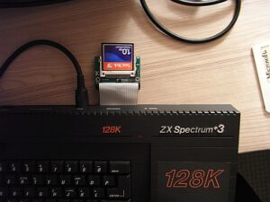 Sinclair ZX Spectrum +3 mit CF Karte