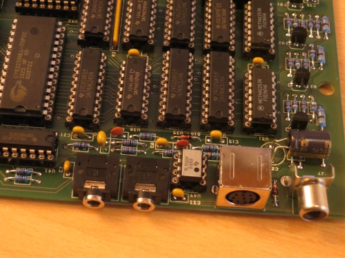 Harlequin - Anschlüsse: Mic, Ear, Scart, Composite