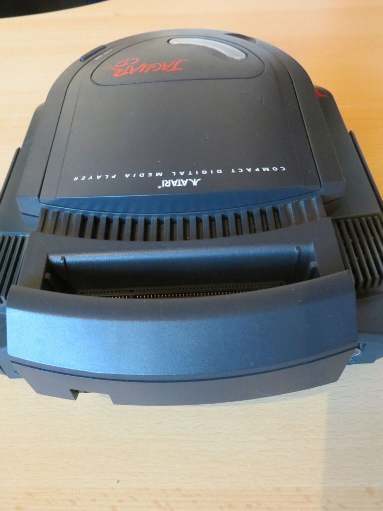 Atari Jaguar mit Jaguar CD - Rückseite