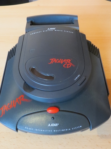 Atari Jaguar mit Jaguar CD