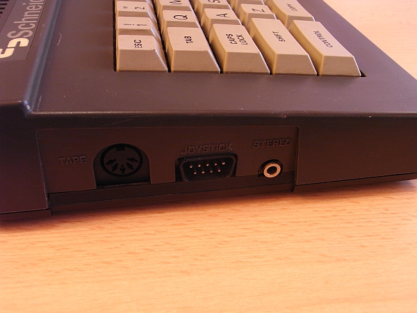 Schneider CPC 6128 - linke Seite