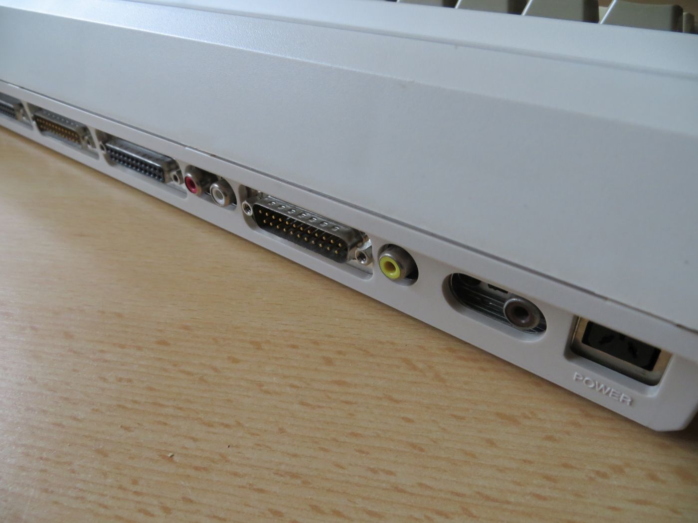 Amiga 1200 Anschlüsse 2