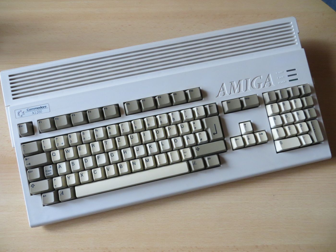 Commodore Amiga 1200 [Commodore] – Jungsis Corner