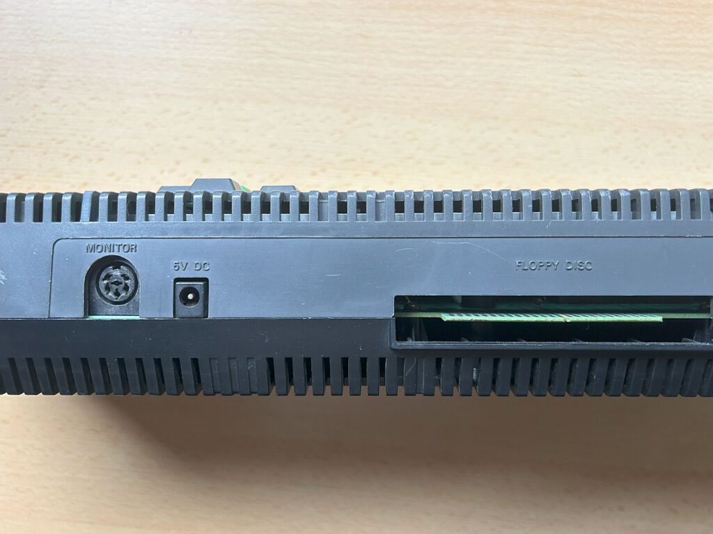 Amstrad CPC 464 - Monitor Strom Floppy Anschluss