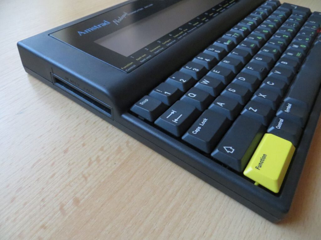 Amstrad NC100 - PCMCIA Slot