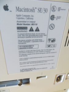 Apple Macintosh SE30 Typenschild