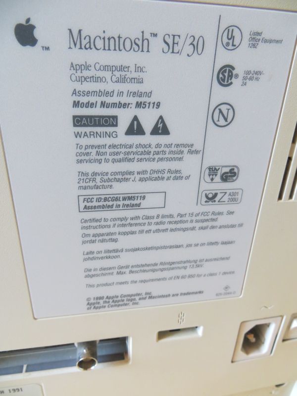 Apple Macintosh SE30 Typenschild