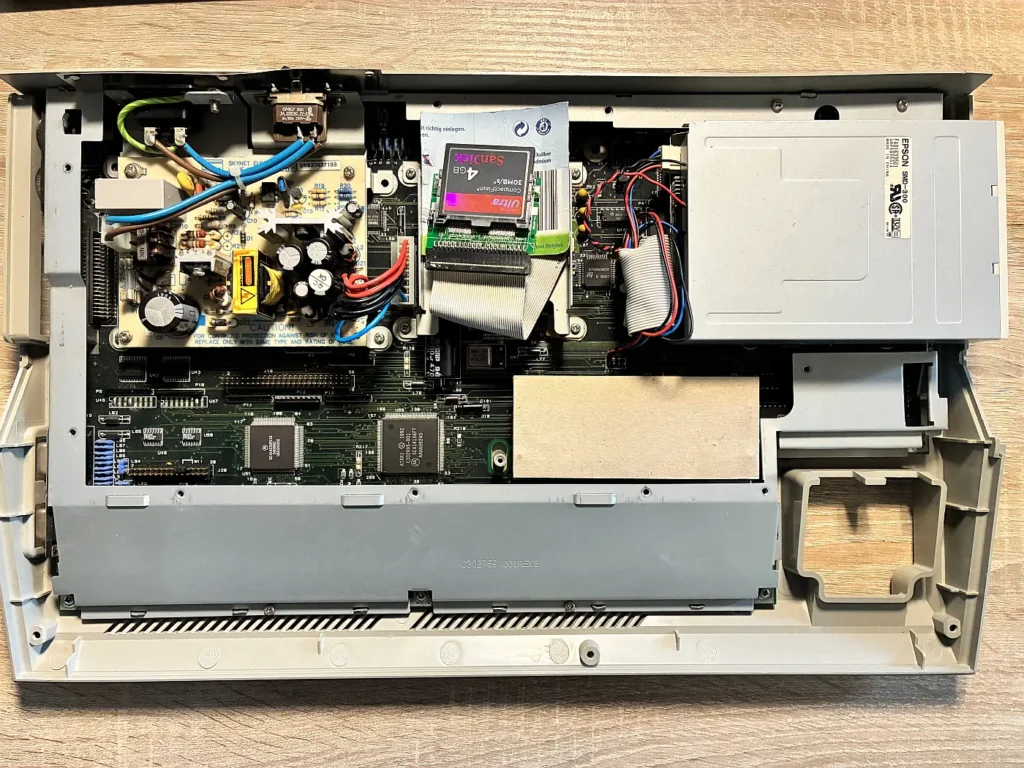 Atari Falcon 030 - offen