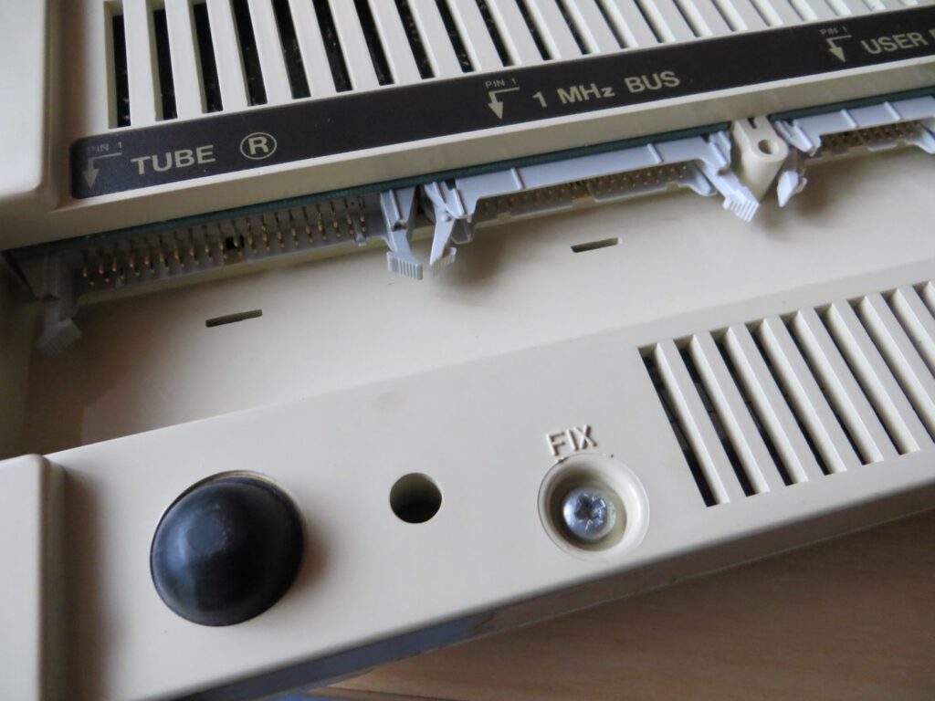 BBC Master 128 - Anschlüsse Tube und 1 MHz Bus
