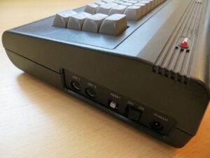 Commodore 16 - rechte Seite
