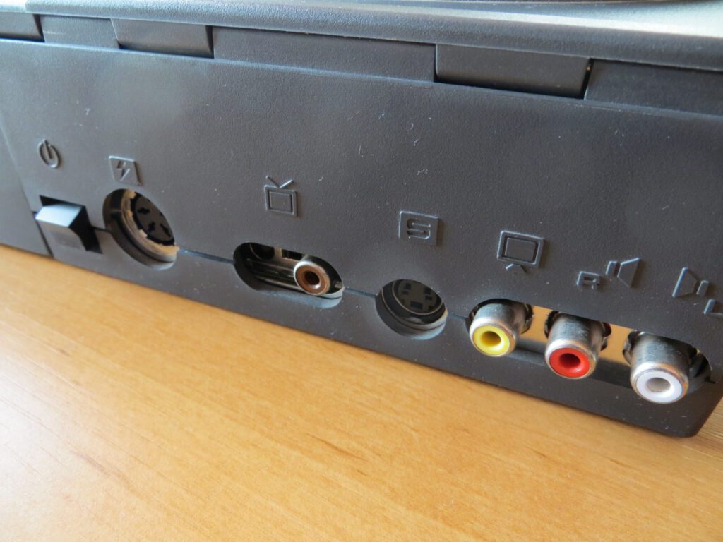 Commodore Amiga CD32 - Anschlüsse Rückseite