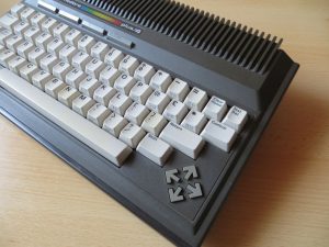 Commodore Plus 4 rechte Seite