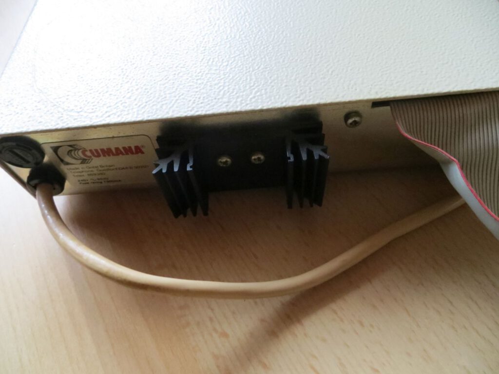 Cumana Diskettenlaufwerk - Rückseite