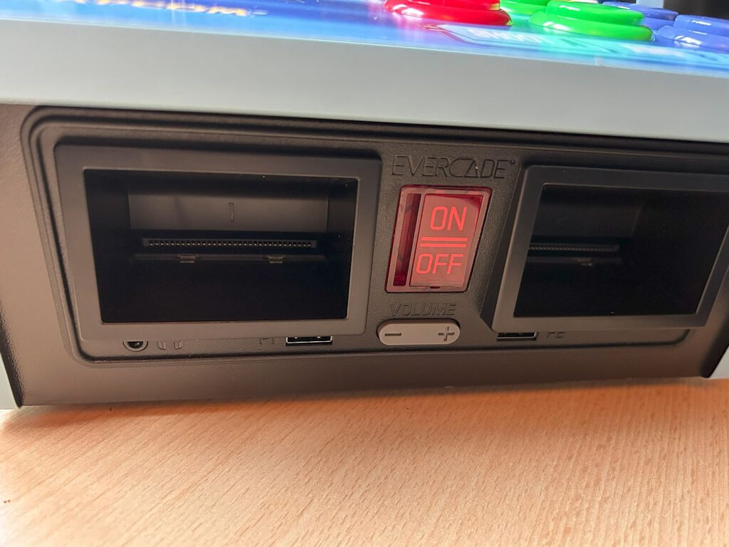 Evercade Alpha - Modulschacht