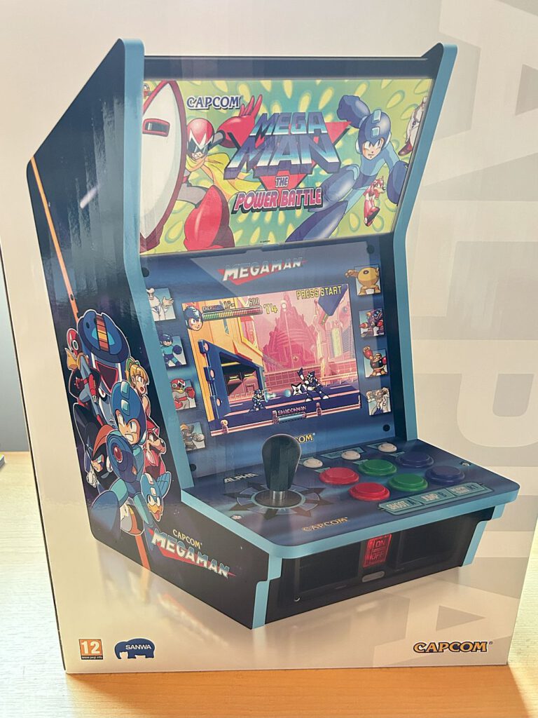 Evercade Alpha - Verpackung seitlich