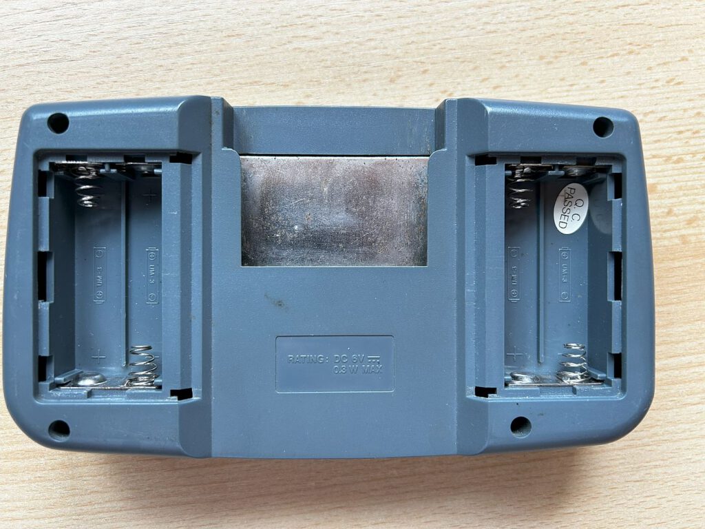 Hartung Game Master - Batteriefächer