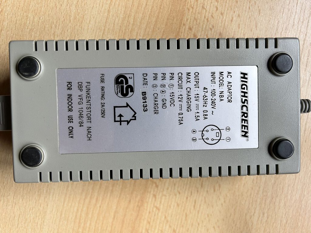 Highscreen 386 SX 20 - Netzteil Unterseite