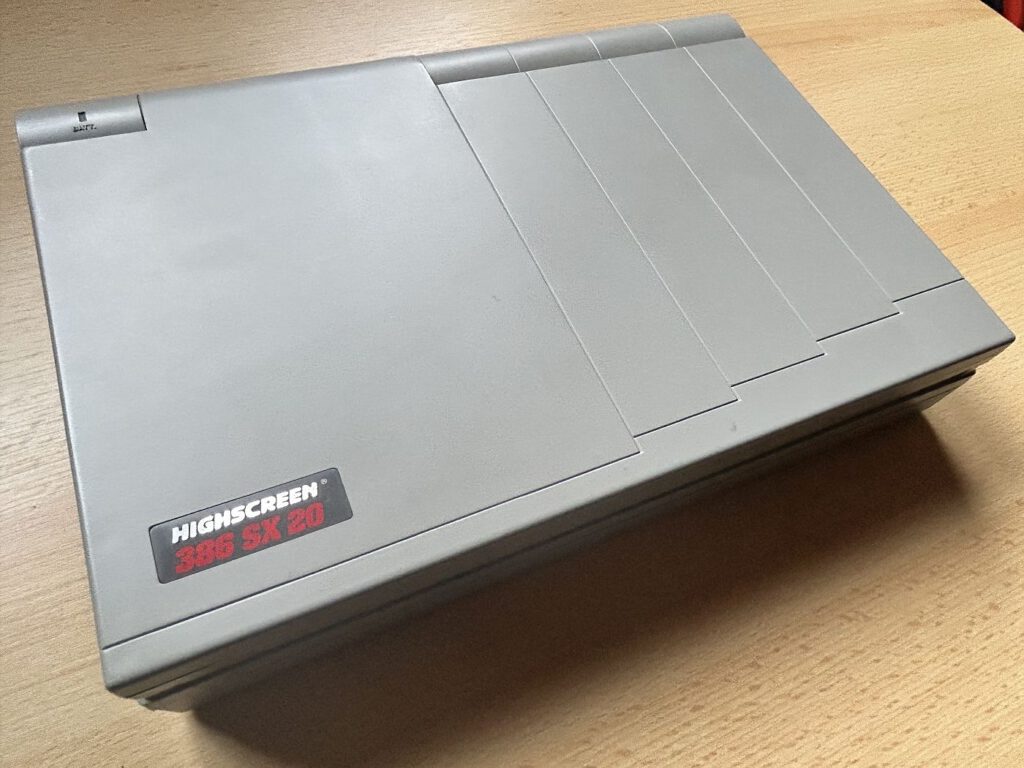 Highscreen 386 SX 20 - Oberseite schräg