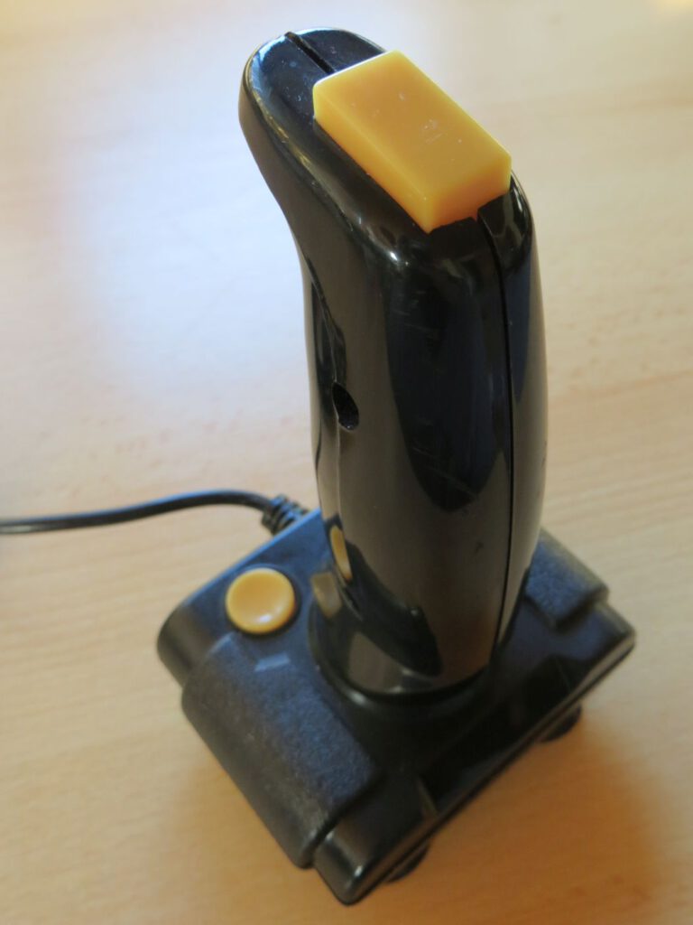 Joystick gelbe Buttons