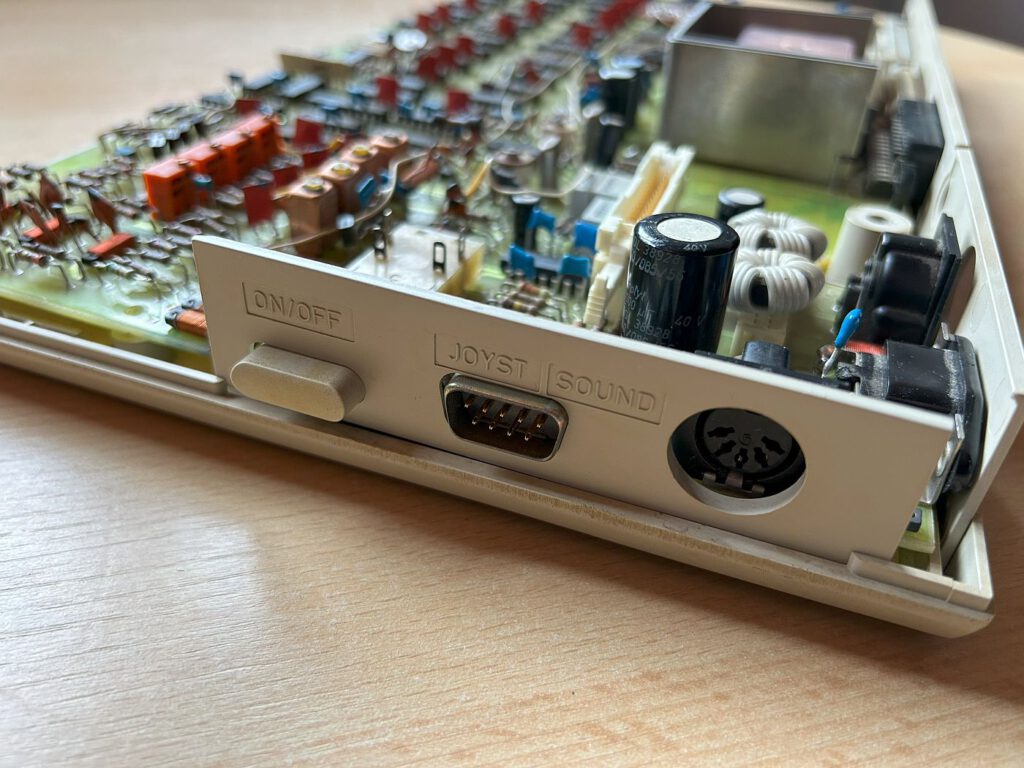 KC compact - Ein-Ausschalter Joystick Sound Anschüsse