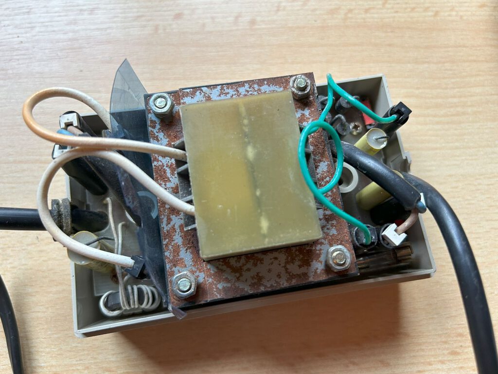 KC compact - Netzteil innen