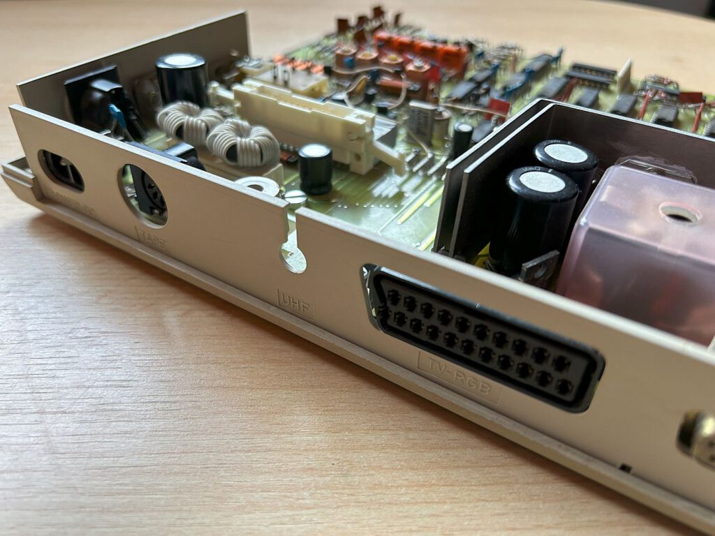 KC compact - Strom Tape und TV Anschluss