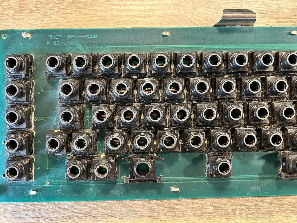 KC compact - Tastatur ohne Tasten schmutzig 2