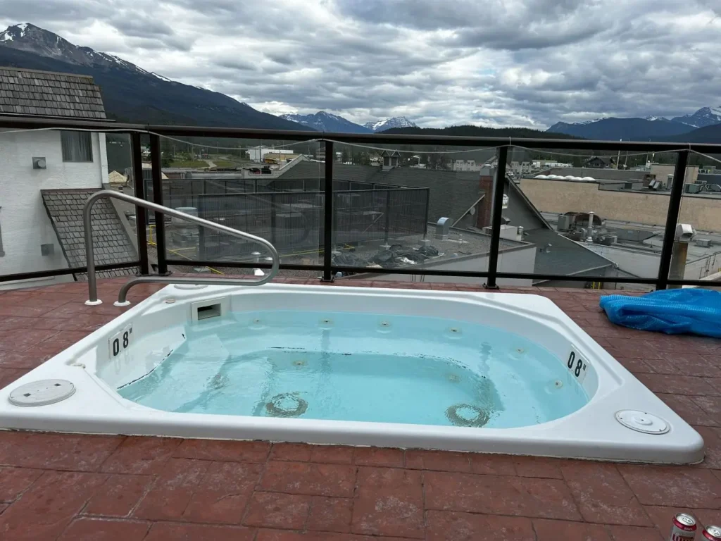 Whirlpool Whistler Inn