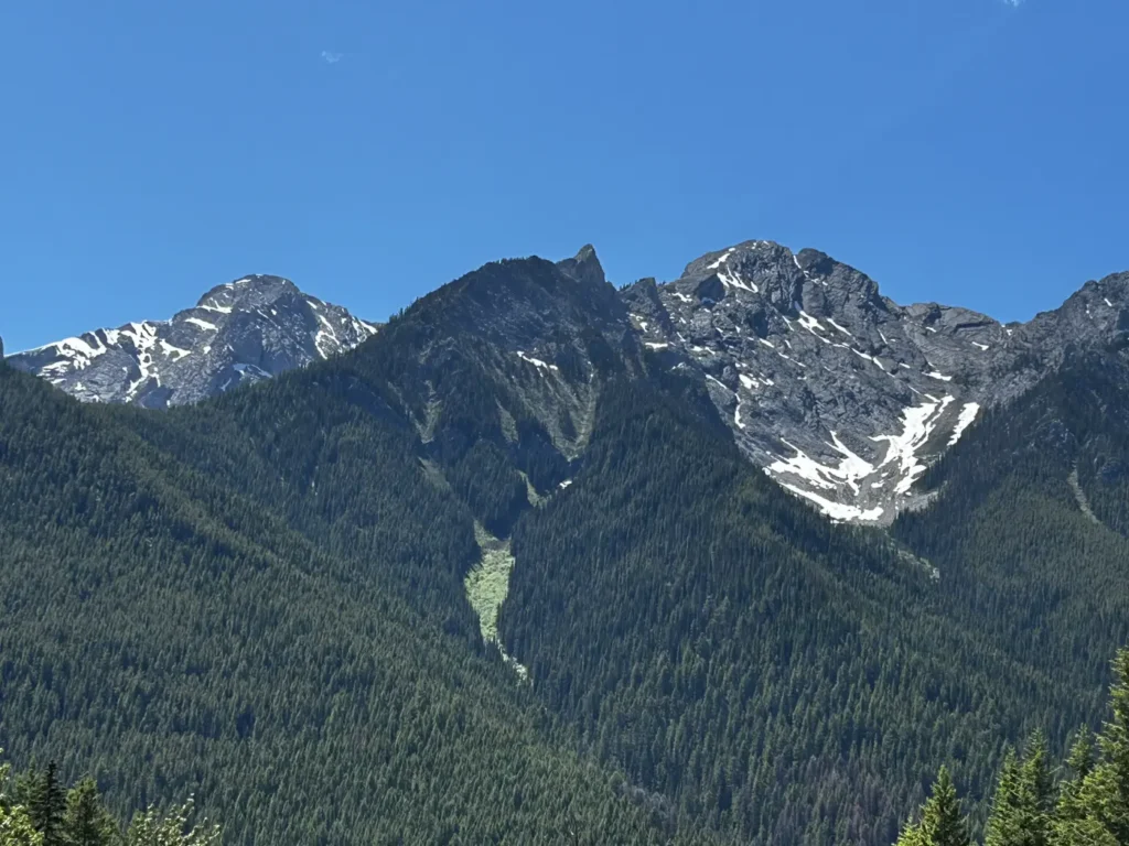 Kootenay Valley Viewpoint - Blick auf die Mitchell Range