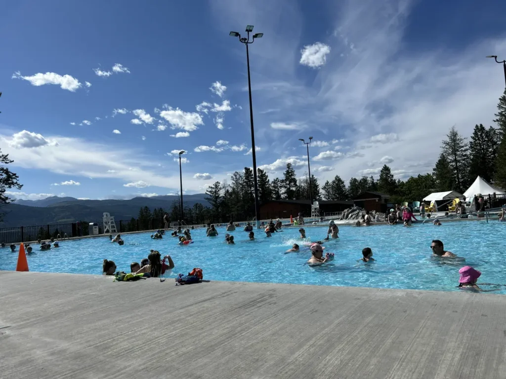 Fairmont Hot Springs Resort (größten natürlichen Mineral-Thermalbäder Kanadas)