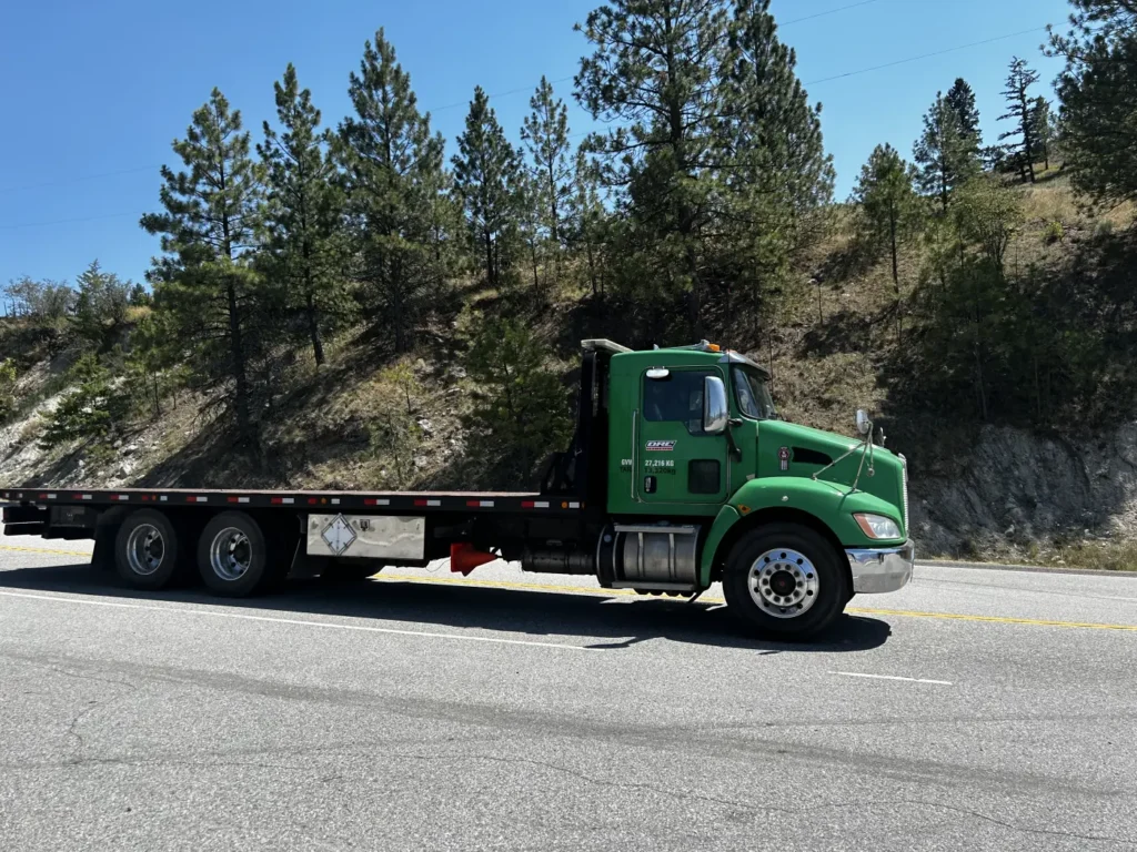 Osoyoos - Aussichtspunkt - Kenworth Flatbed-Truck