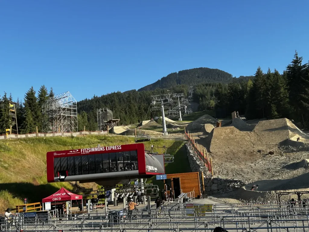 Talstation des Fitzsimmons Express am Whistler Mountain Bike Park