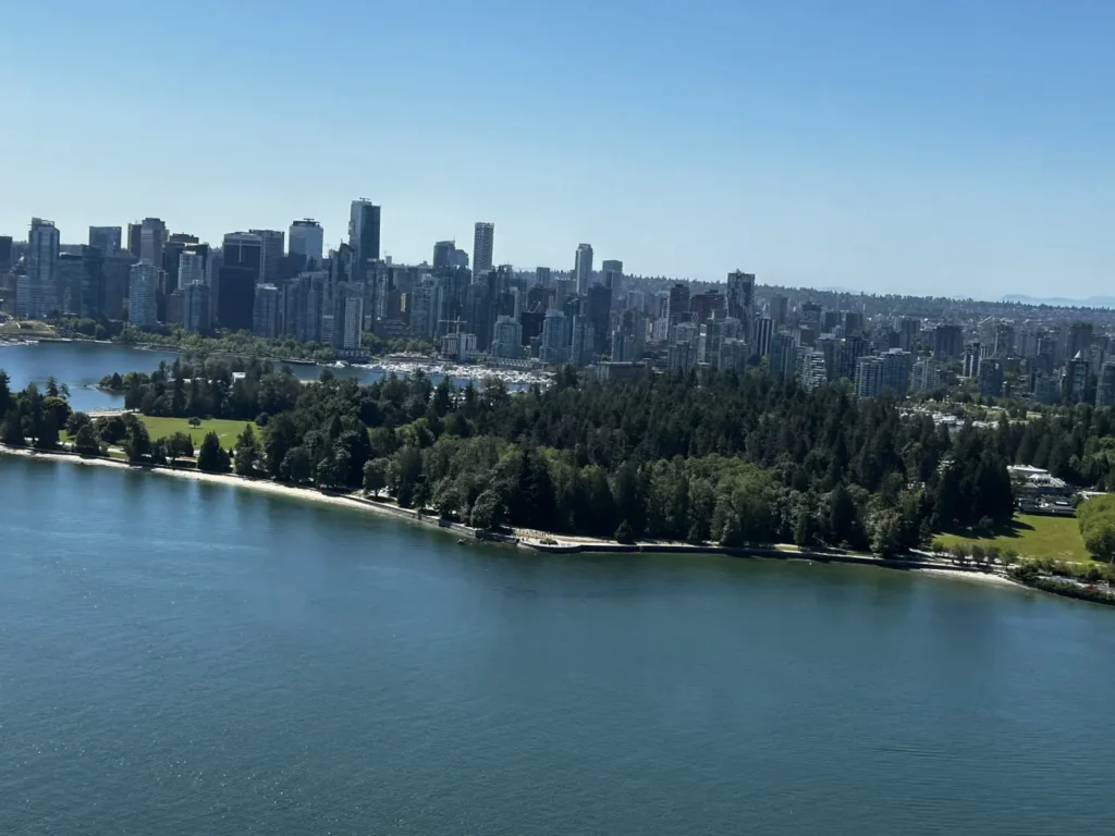 Stanley Park und die Skyline von Vancouver