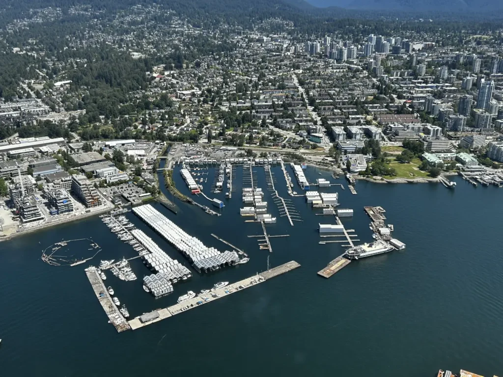 Mosquito Creek Marina und der ehemaligen Burrard Dry Dock-Anlagen