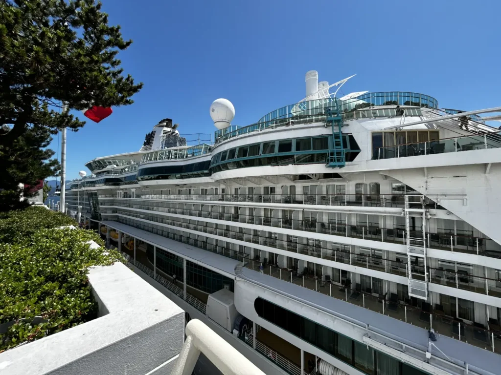 Radiance of the Seas [Image Context] am Liegeplatz des Canada Place