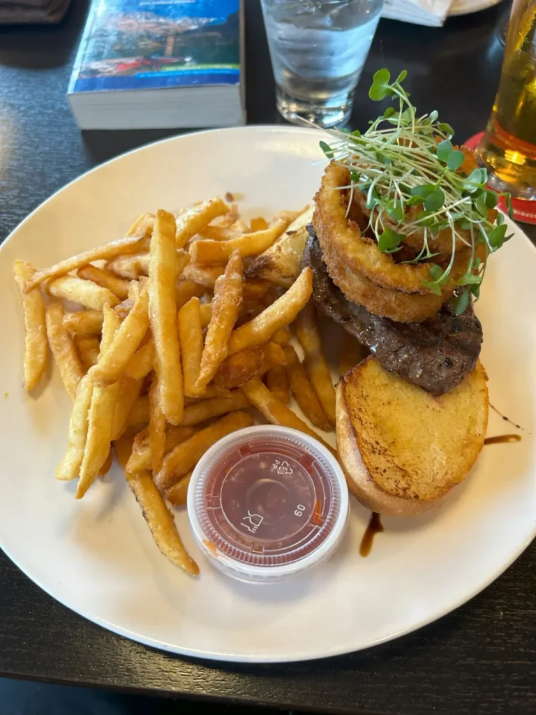 Essen: Prestige Hudson Bay Lodge Smithers