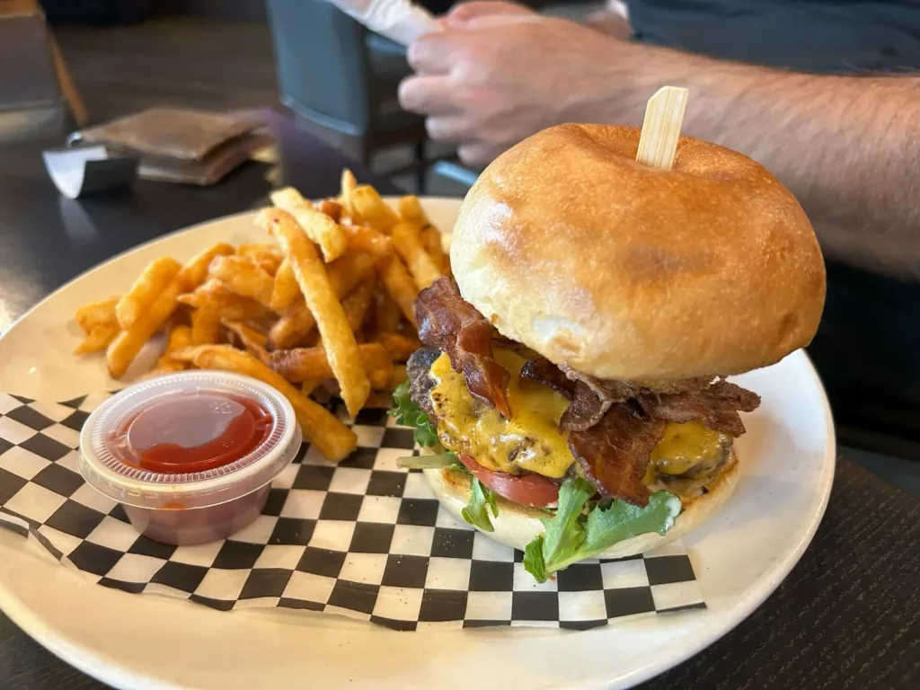 Essen: Prestige Hudson Bay Lodge Smithers
