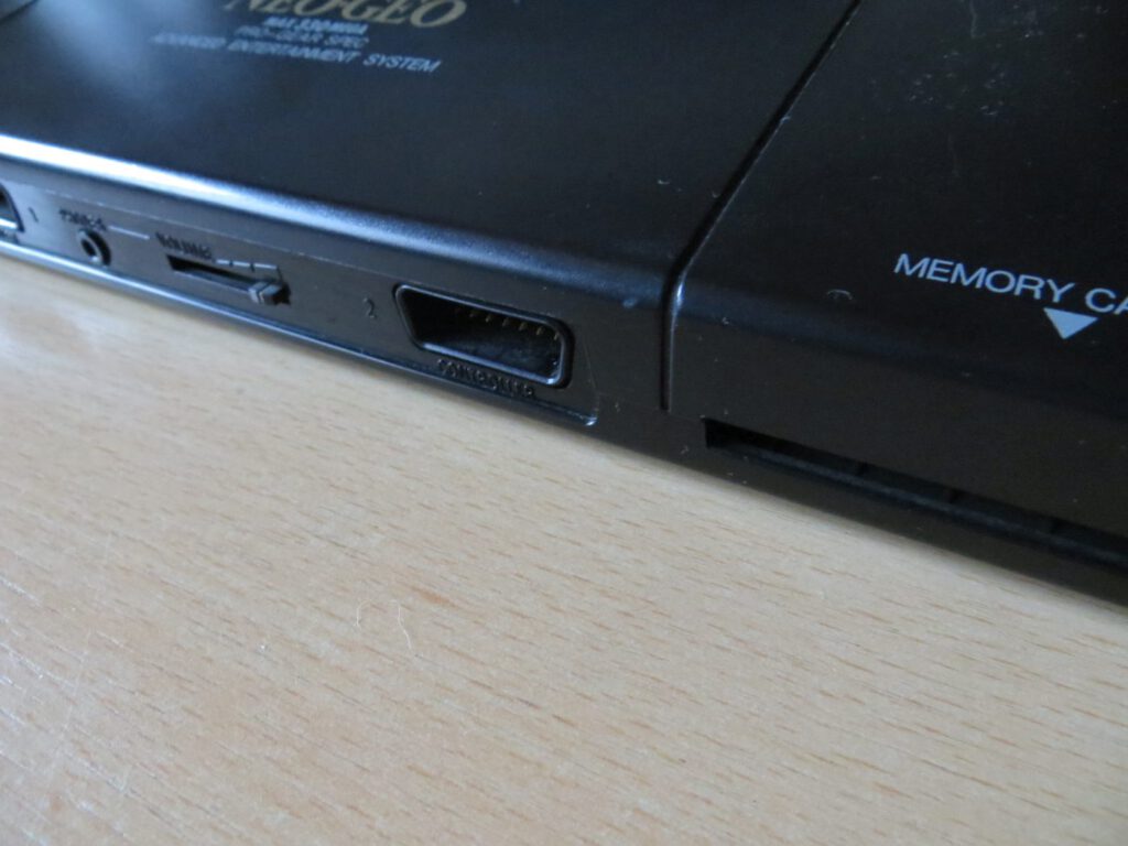 Neo Geo AES - Controller Port - Kopfhörer - Lautstärke