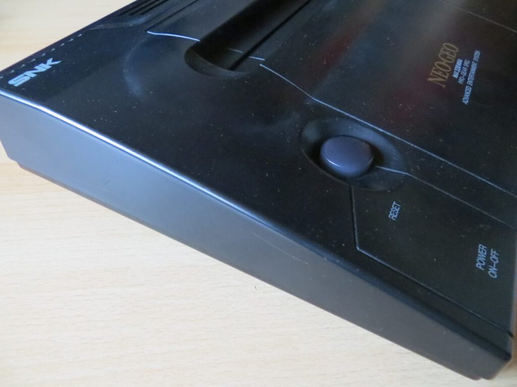 Neo Geo AES - seitlich