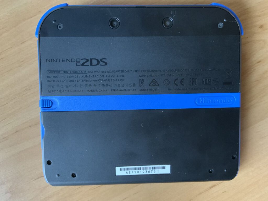 Nintendo 2DS - Yo-Kai Watch - Unterseite