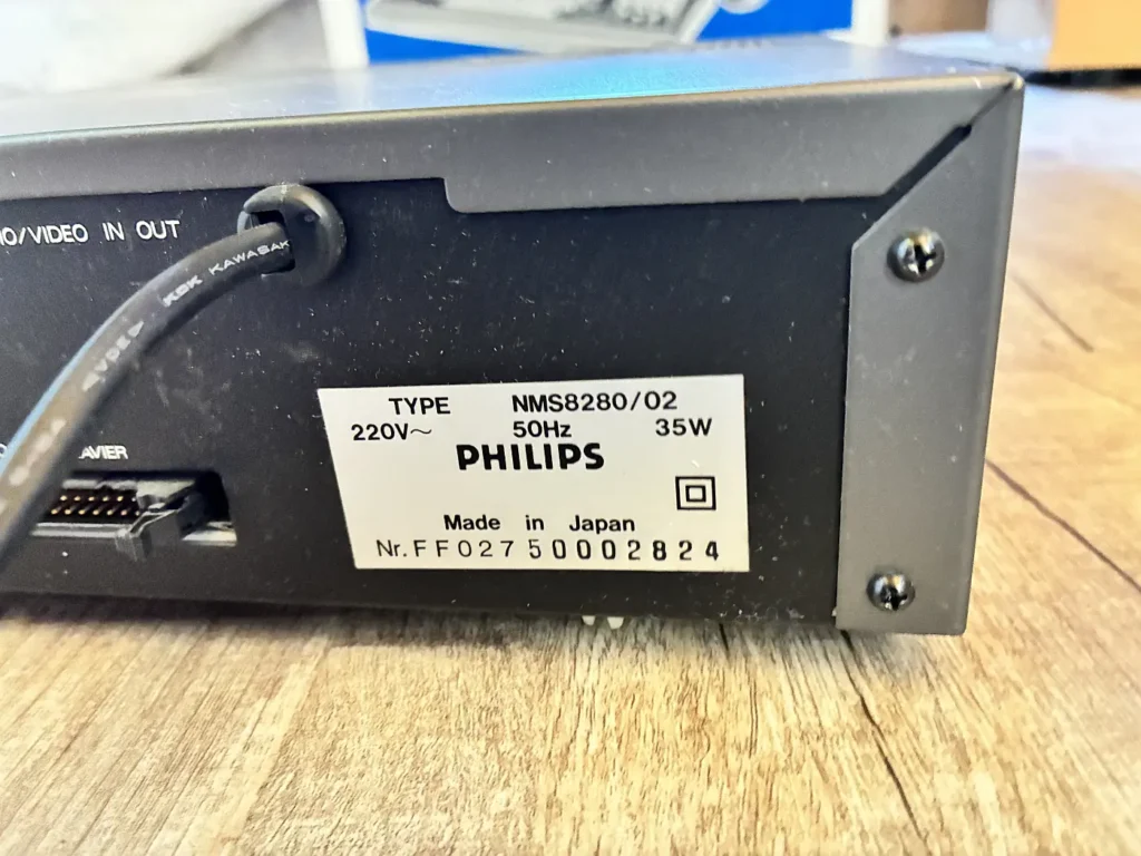 Philips NMS8280 - Rückseite - rechts