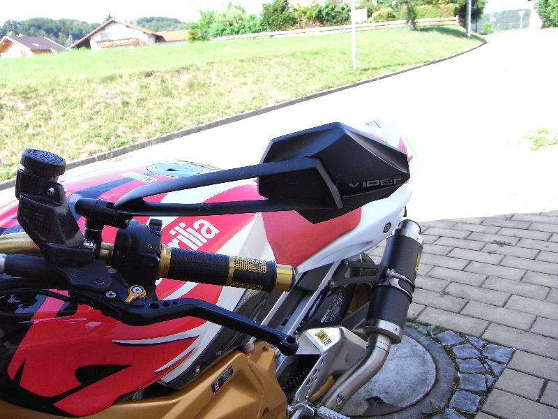 Aprilia Tuono Factory