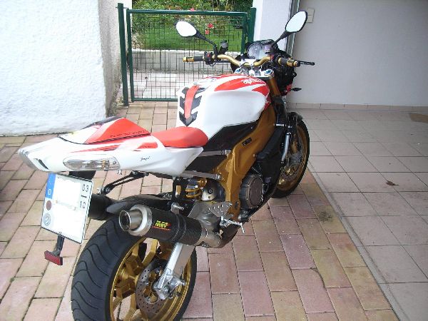 Aprilia Tuono Factory