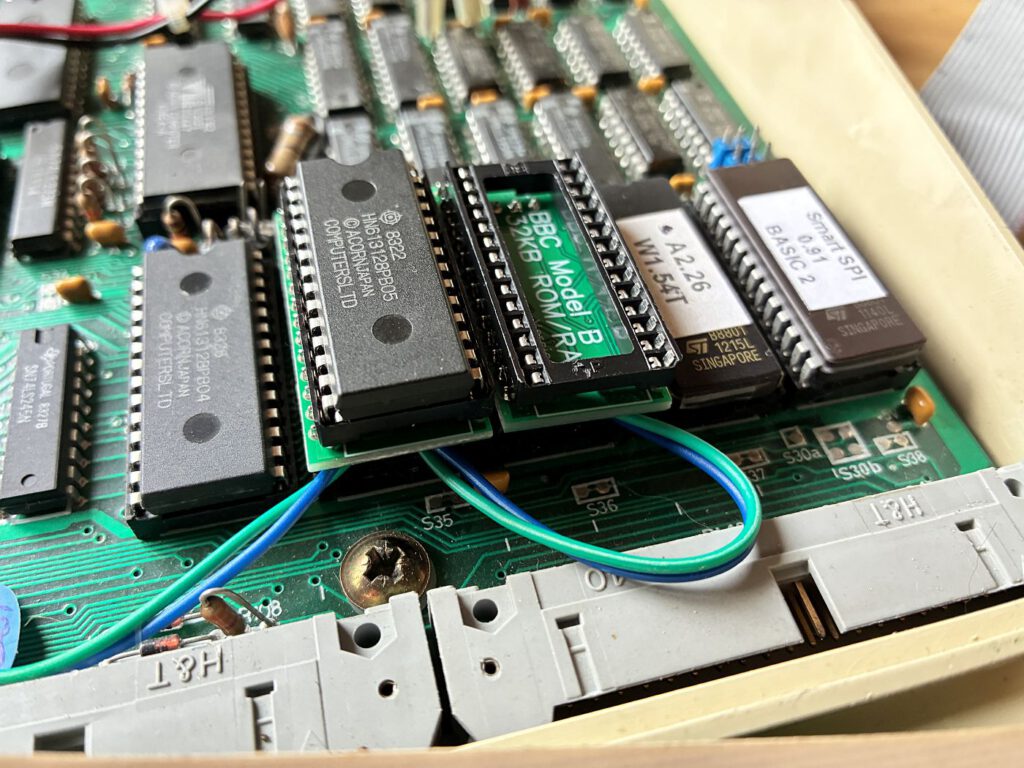 Sideways RAM_ROM - eingebaut und verkabelt