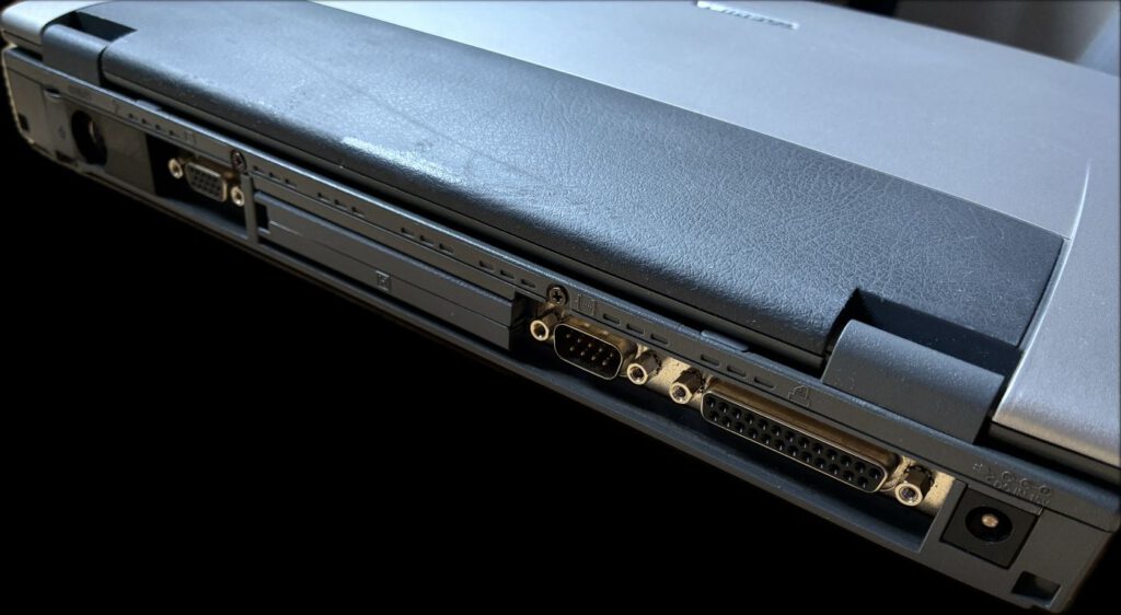 Toshiba Tecra 8100 - Rückseite